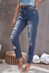 Distressed Buttoned Jeans with Pockets