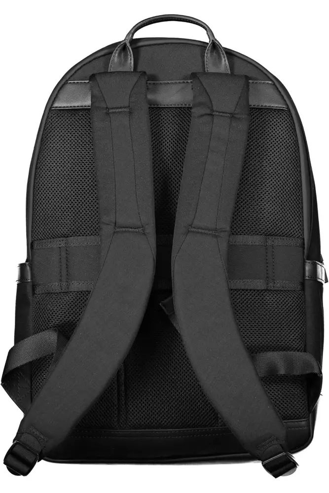 Tommy Hilfiger Sophisticated Urban Backpack with Contrasting Accents