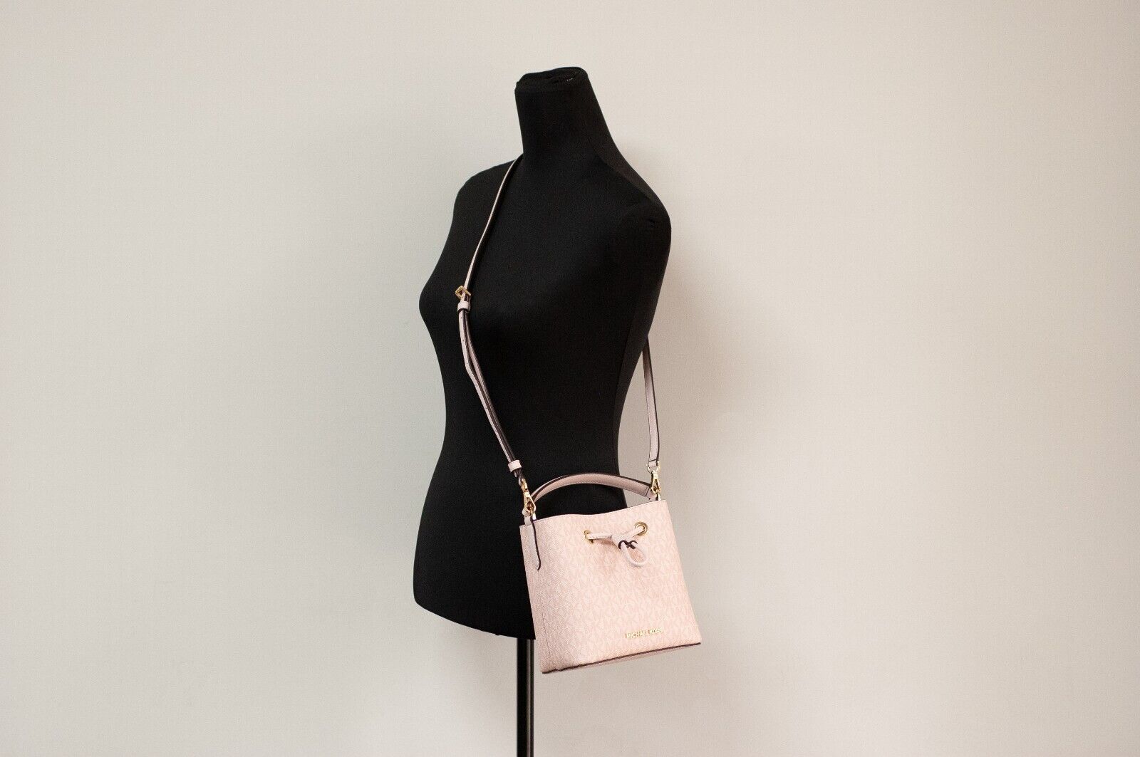 Michael Kors Suri Small Dark Powder Blush Signature PVC Bucket Crossbody Handbag
